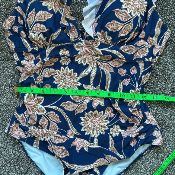 Cupshe Floral Women’s One-piece V-neckline and Ruched Detailing Size Medium - Picture 9 of 9